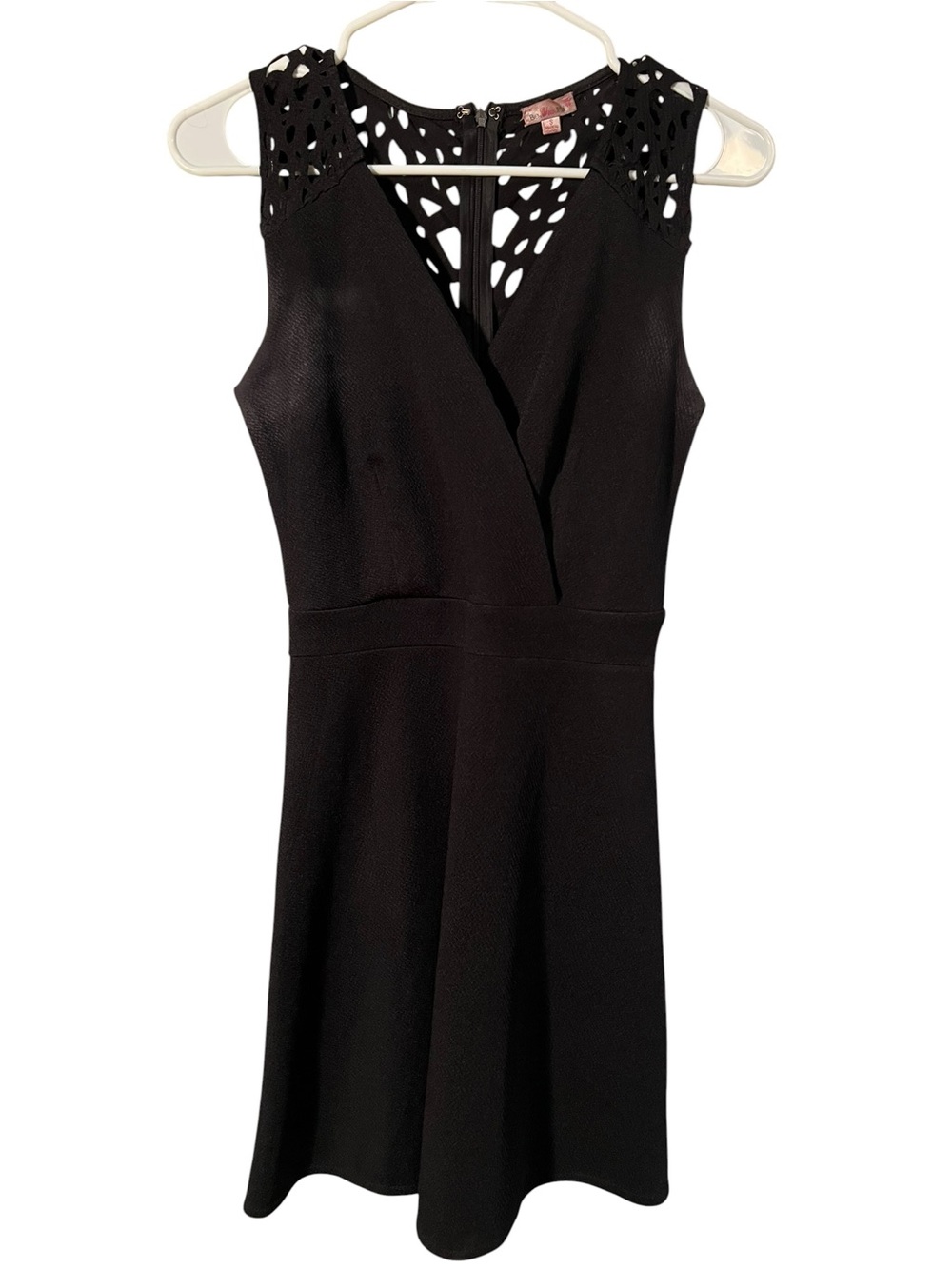 Be You Tiful Women's Size Small Sleeveless‎ Mini Dress Black Faux Wrap Laser Cut